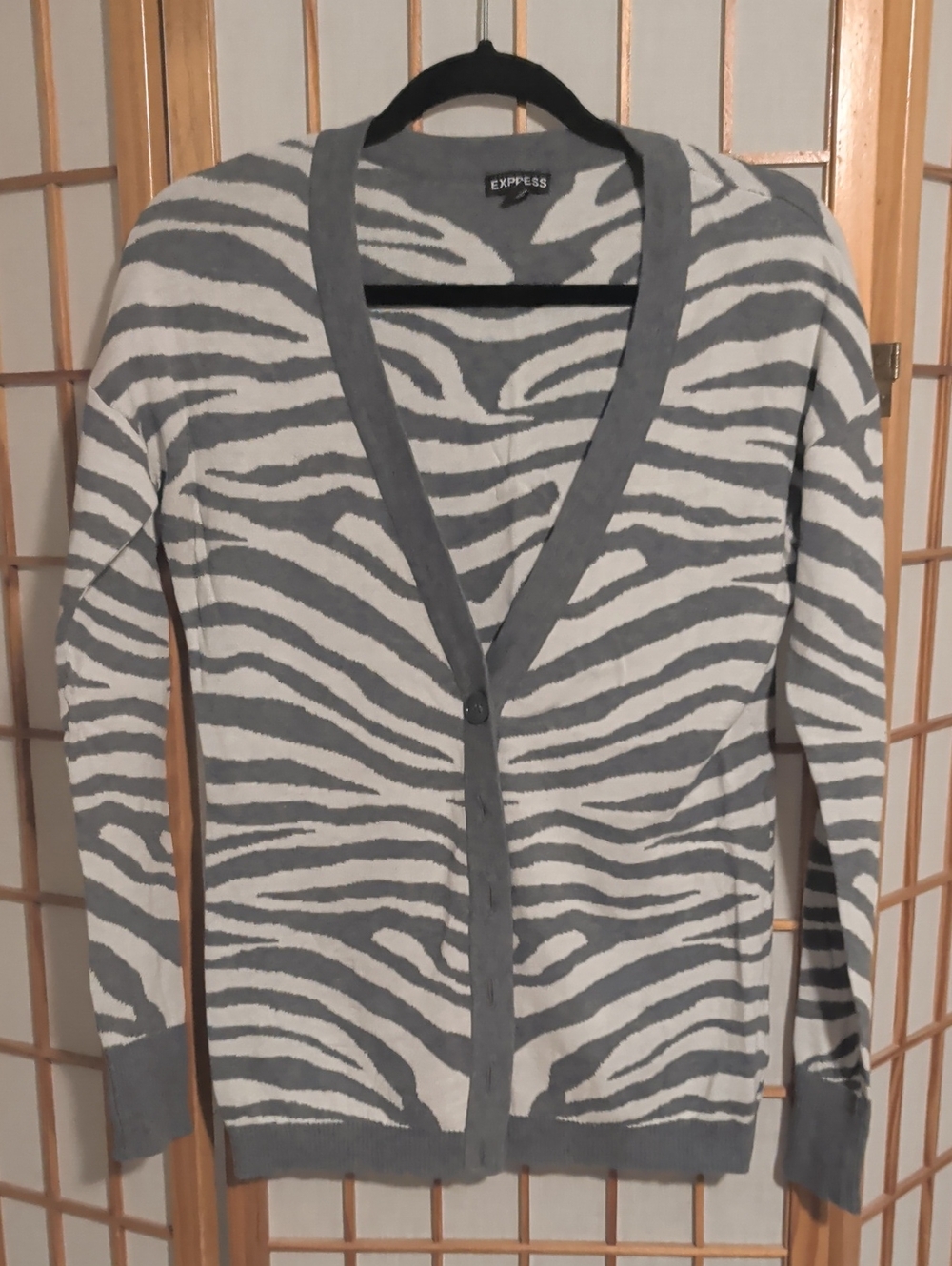 Express Women's Gray & White Zebra-Print V-Neck Cardigan